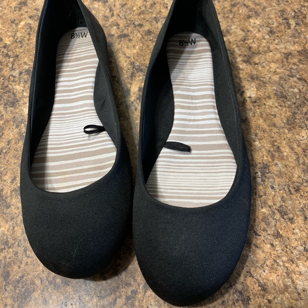 black flats